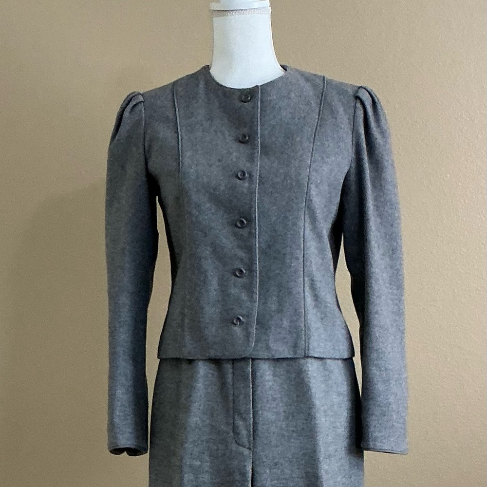 Chic Gray Women's Suit Set